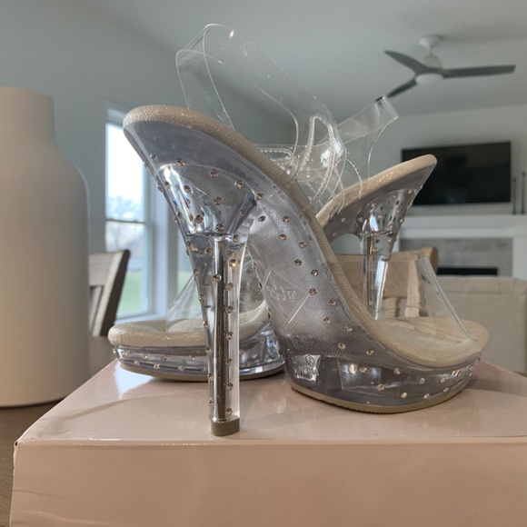 The Shoe Fairy Radiant Olympian - Picture 2 of 2